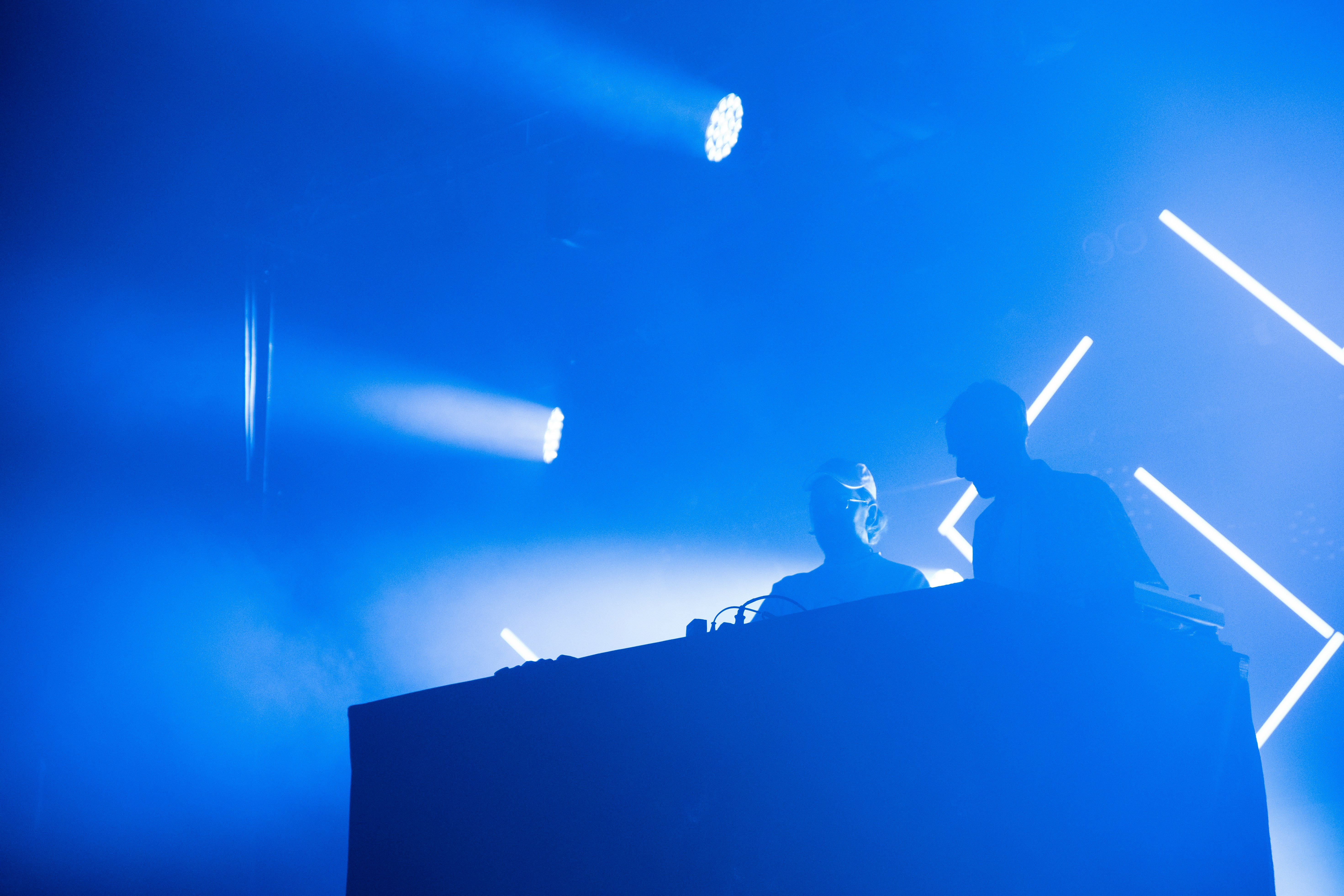 Mochakk B2B DJ Gigola: energia crua, groove e caos controlado na pista