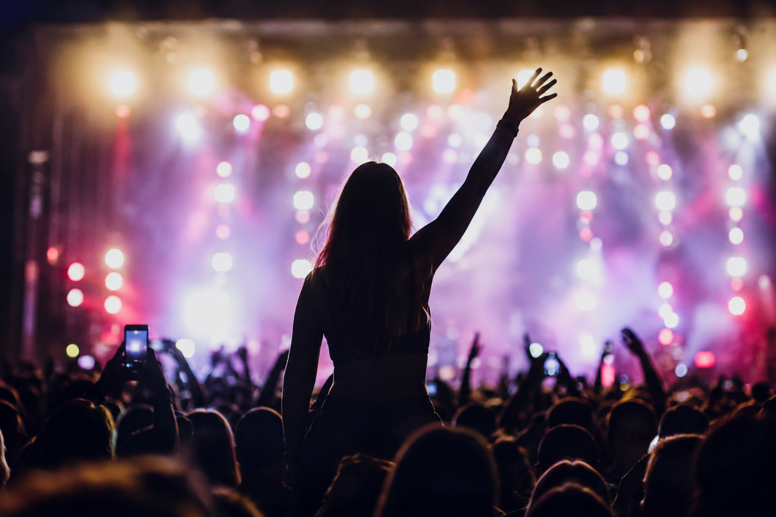 Lily Allen: shows ao vivo, ingressos e a presença afiada que atravessa gerações